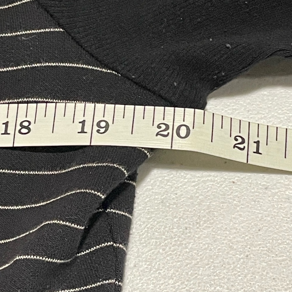 CAbi #3378 Sprint Jacket Medium Full Zip Stripe Curved Back Hem Pockets Black - Picture 12 of 12